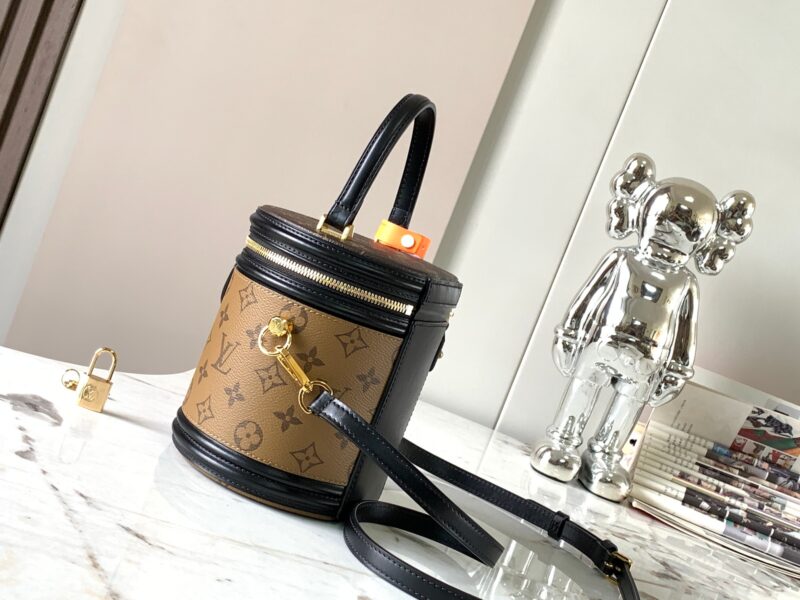 LV Cannes Crossbody Bag monogram color - Image 9