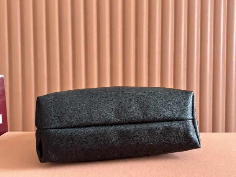 Gucci Softbit Medium Top Handle Bag Maxi Shoulder Bag - Image 3