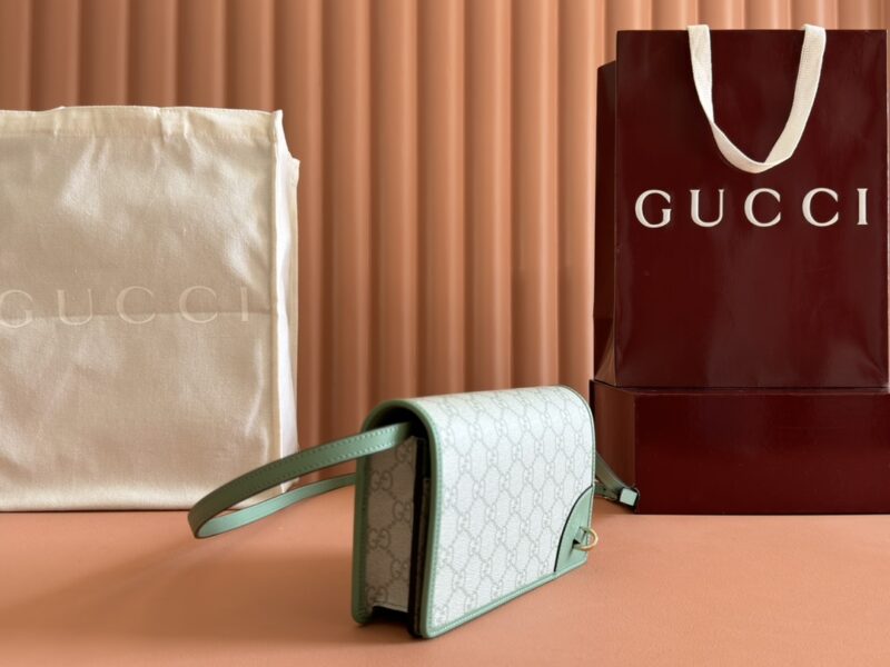 GG Emblem wallet with leather strap - Image 5