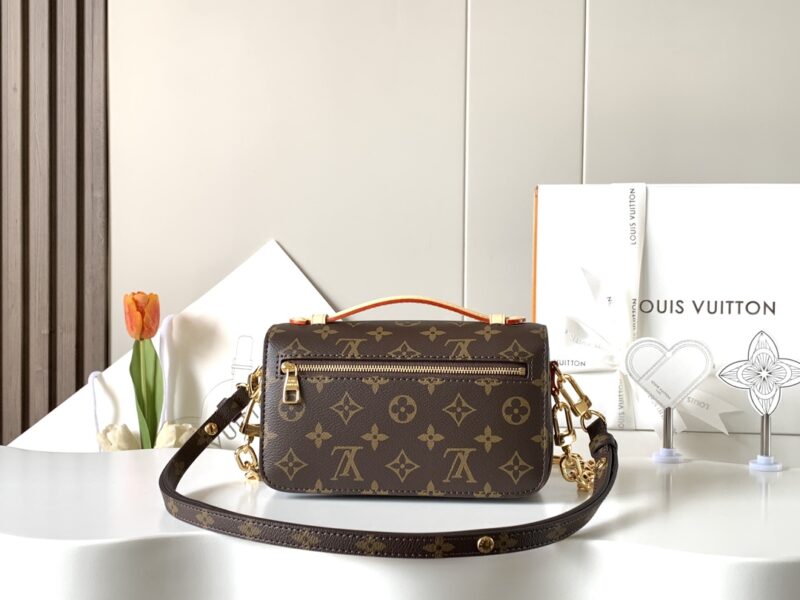 LV Pochette Métis East West Shoulder Bag Monogram - Image 3