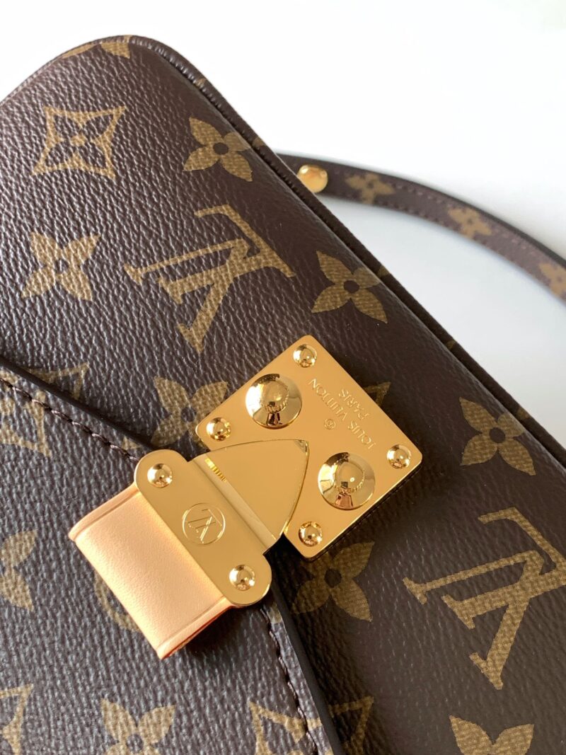LV Pochette Métis East West Shoulder Bag Monogram - Image 5