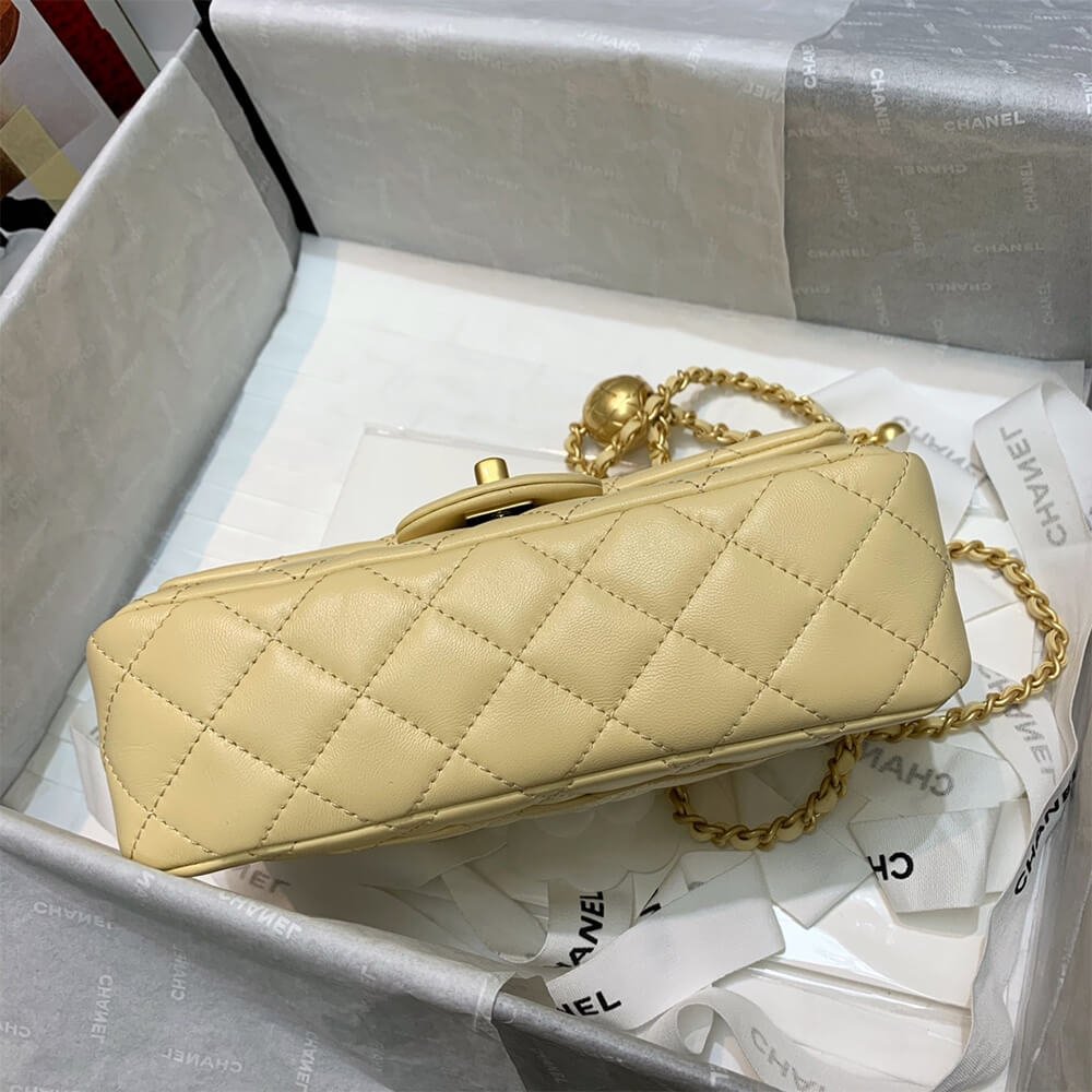 CHANEL Classic Flap Shoulder Bag - Image 4