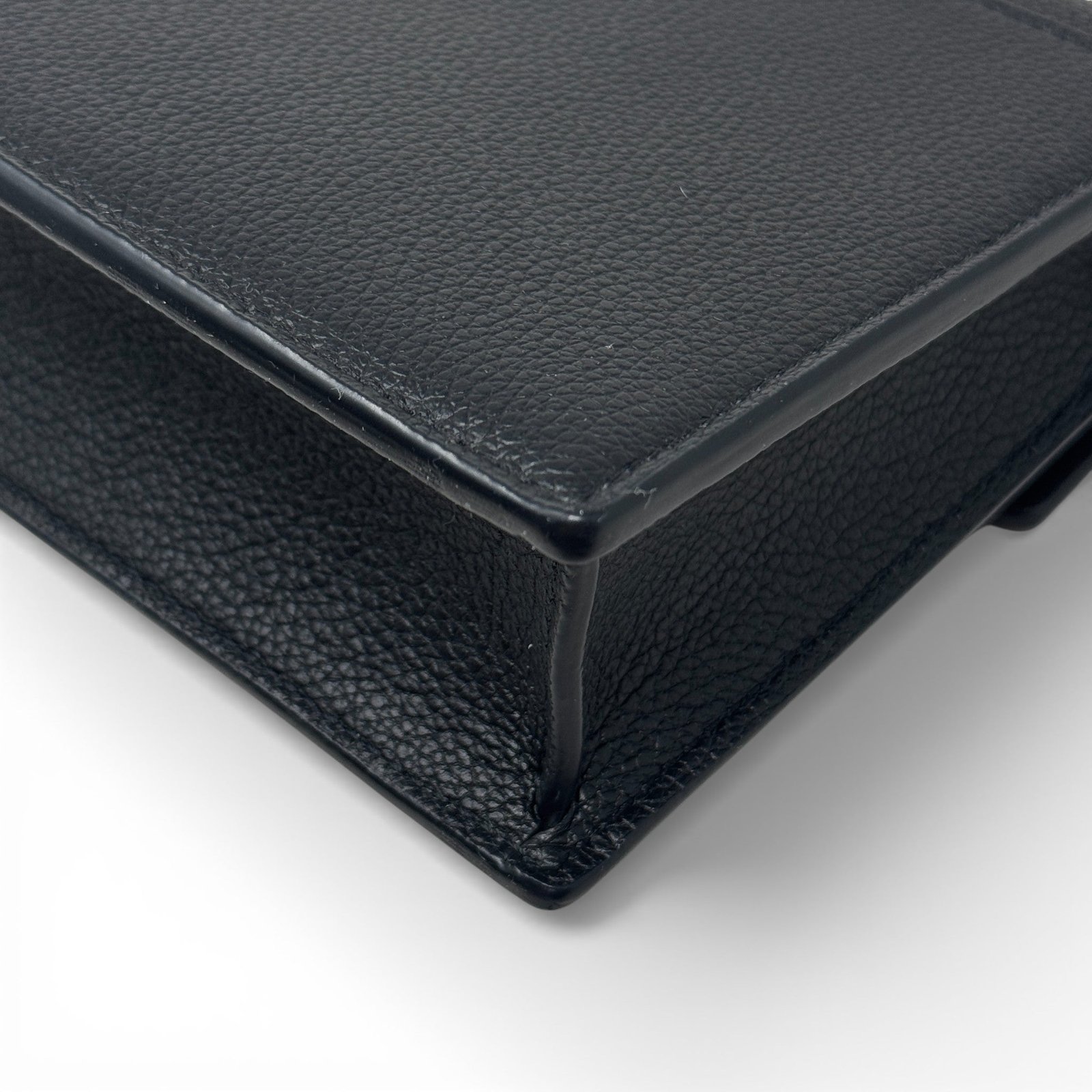 Louis Vuitton Black MylockMe Chain Pochette - Image 8