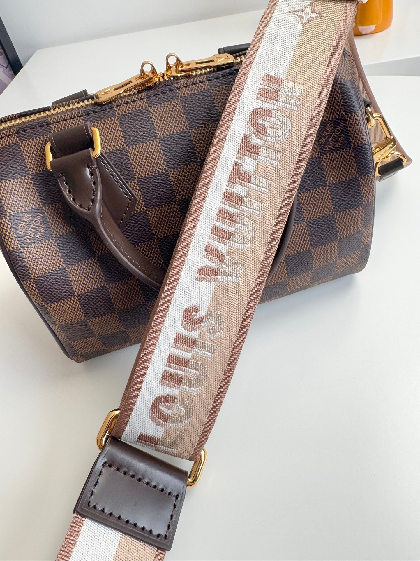 LV Speedy Bandouliere 20 Damier Ebene color with wide beige strap - Image 10