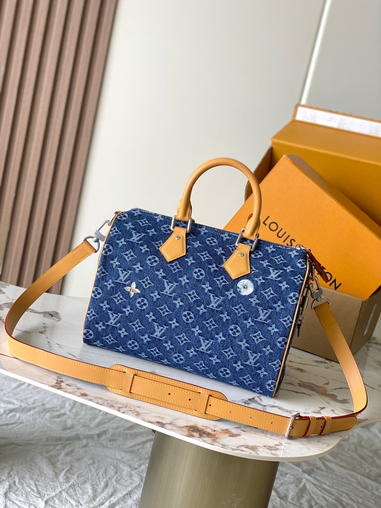LV SPEEDY 30 BANDOULIÈRE Monogram Denim with flowers - Image 3