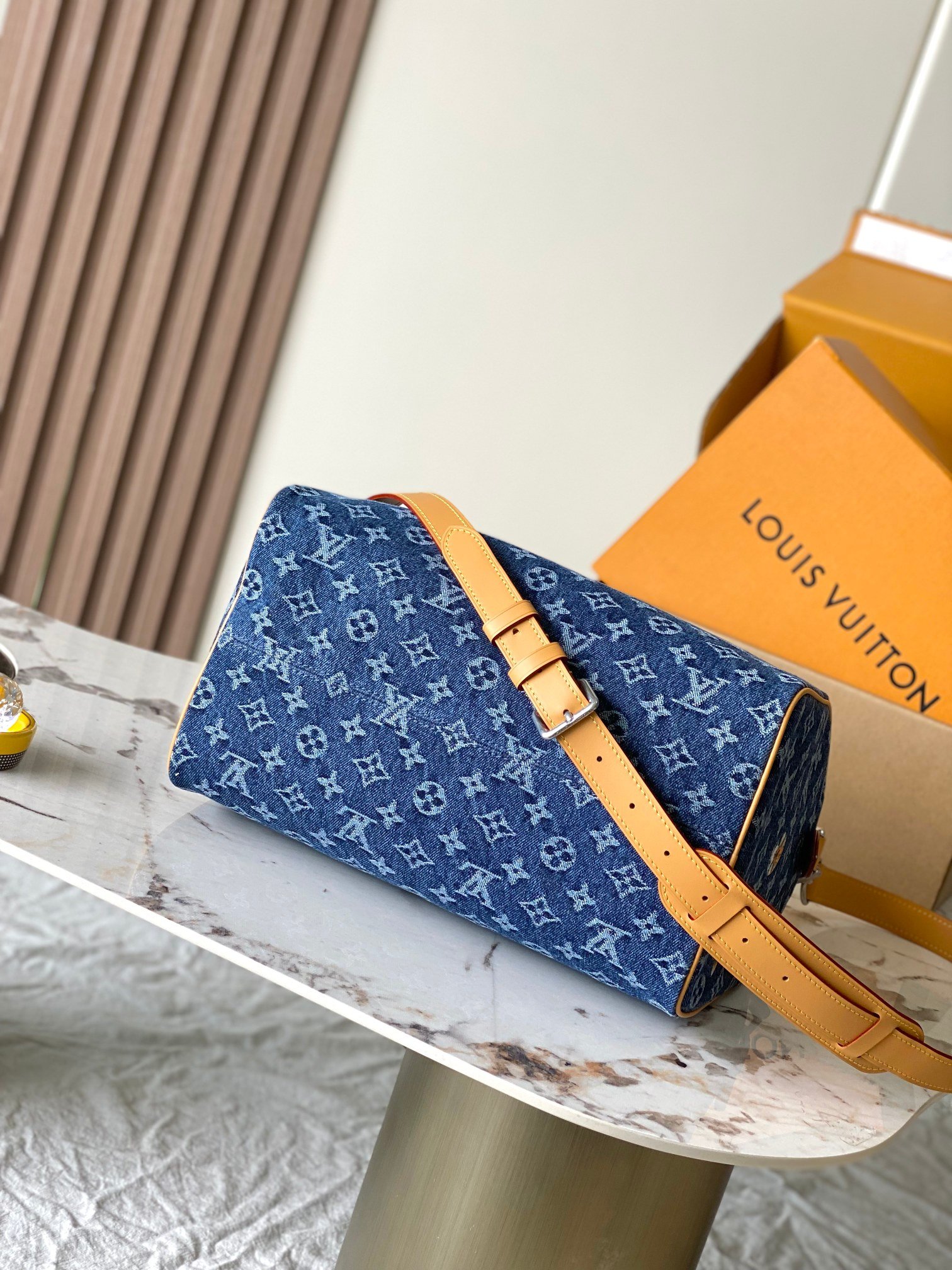 LV SPEEDY 30 BANDOULIÈRE Monogram Denim with flowers - Image 4