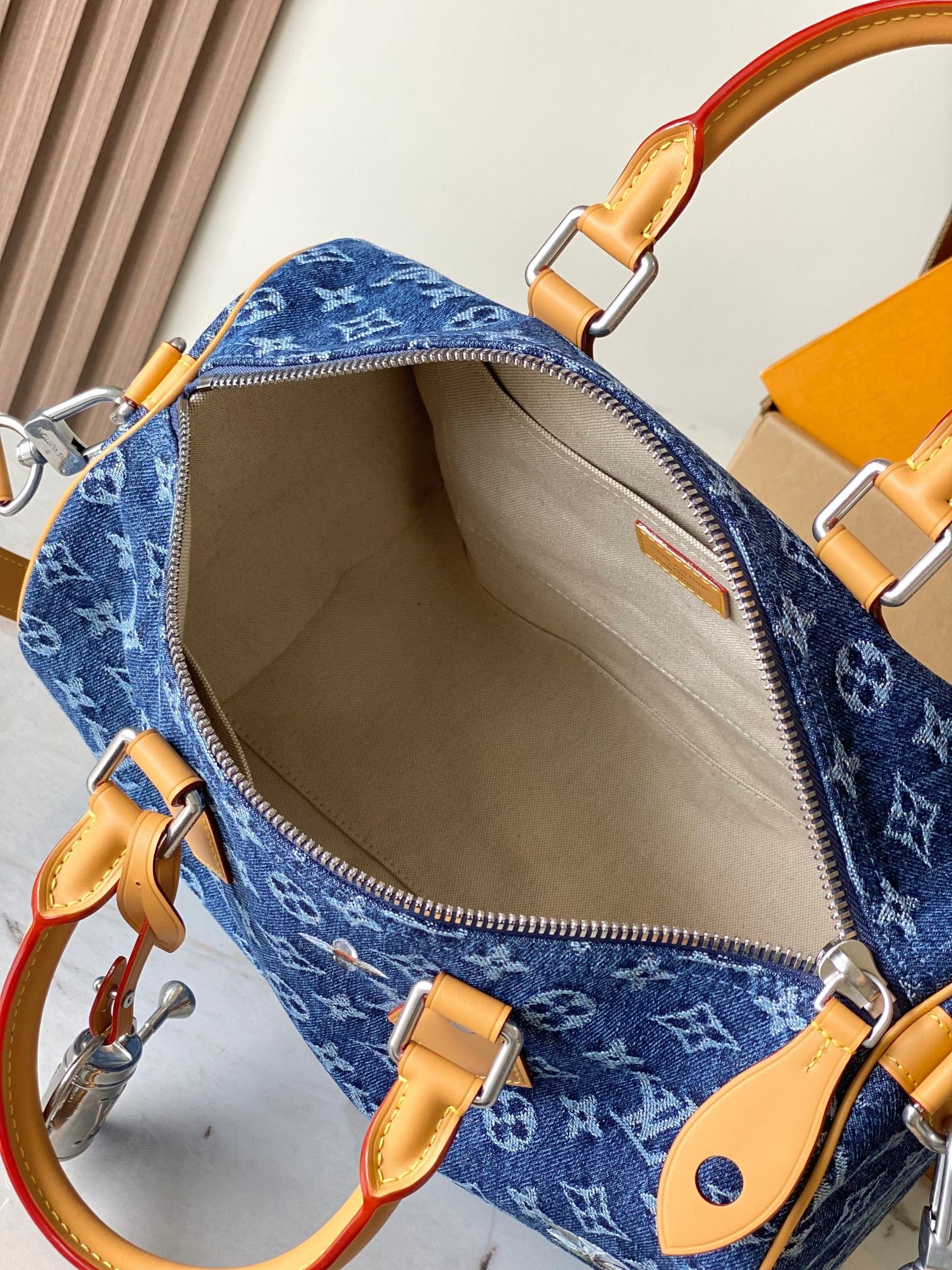 LV SPEEDY 30 BANDOULIÈRE Monogram Denim with flowers - Image 8