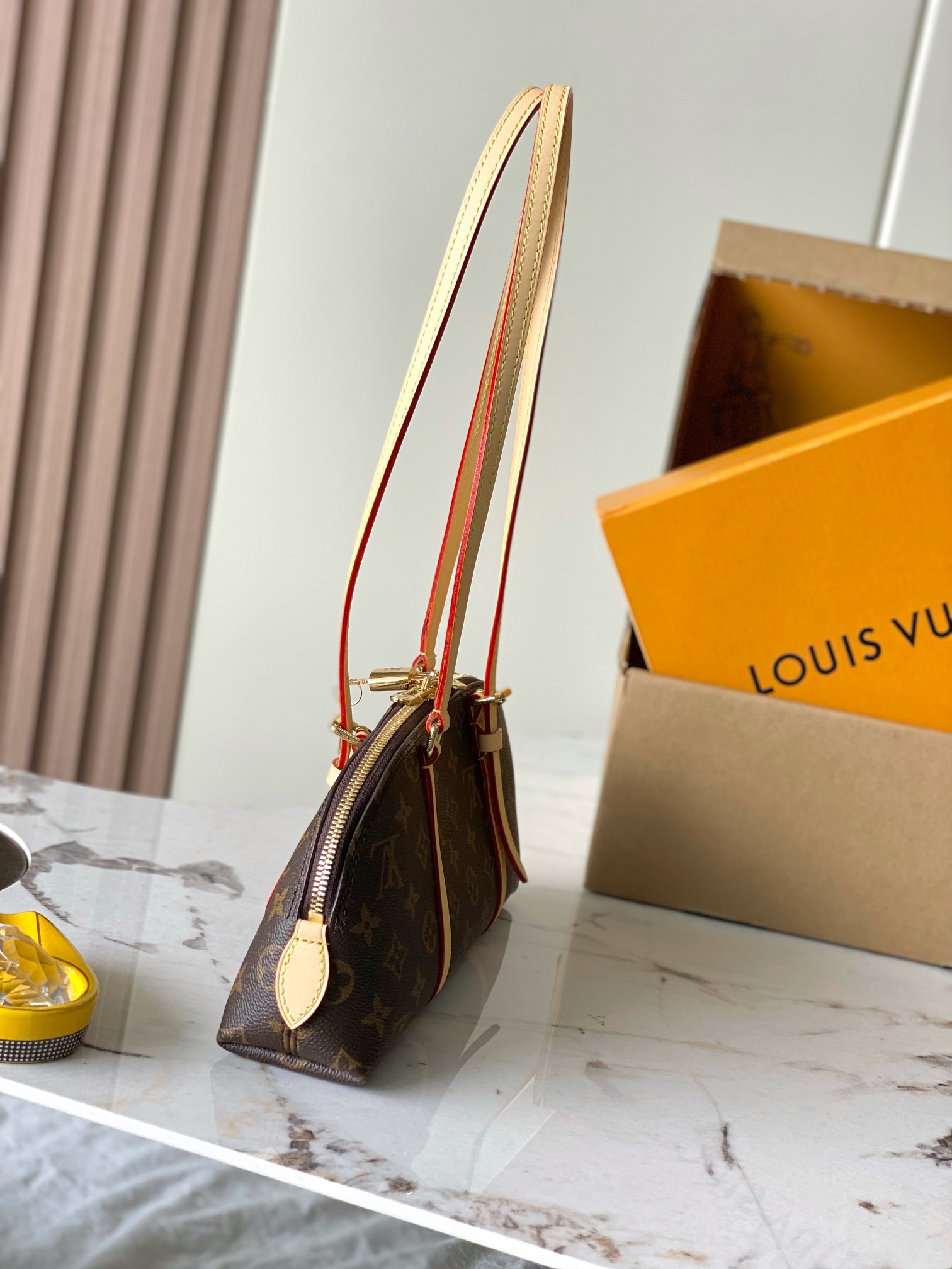 LV Squire EAST WEST Monogram - Image 3