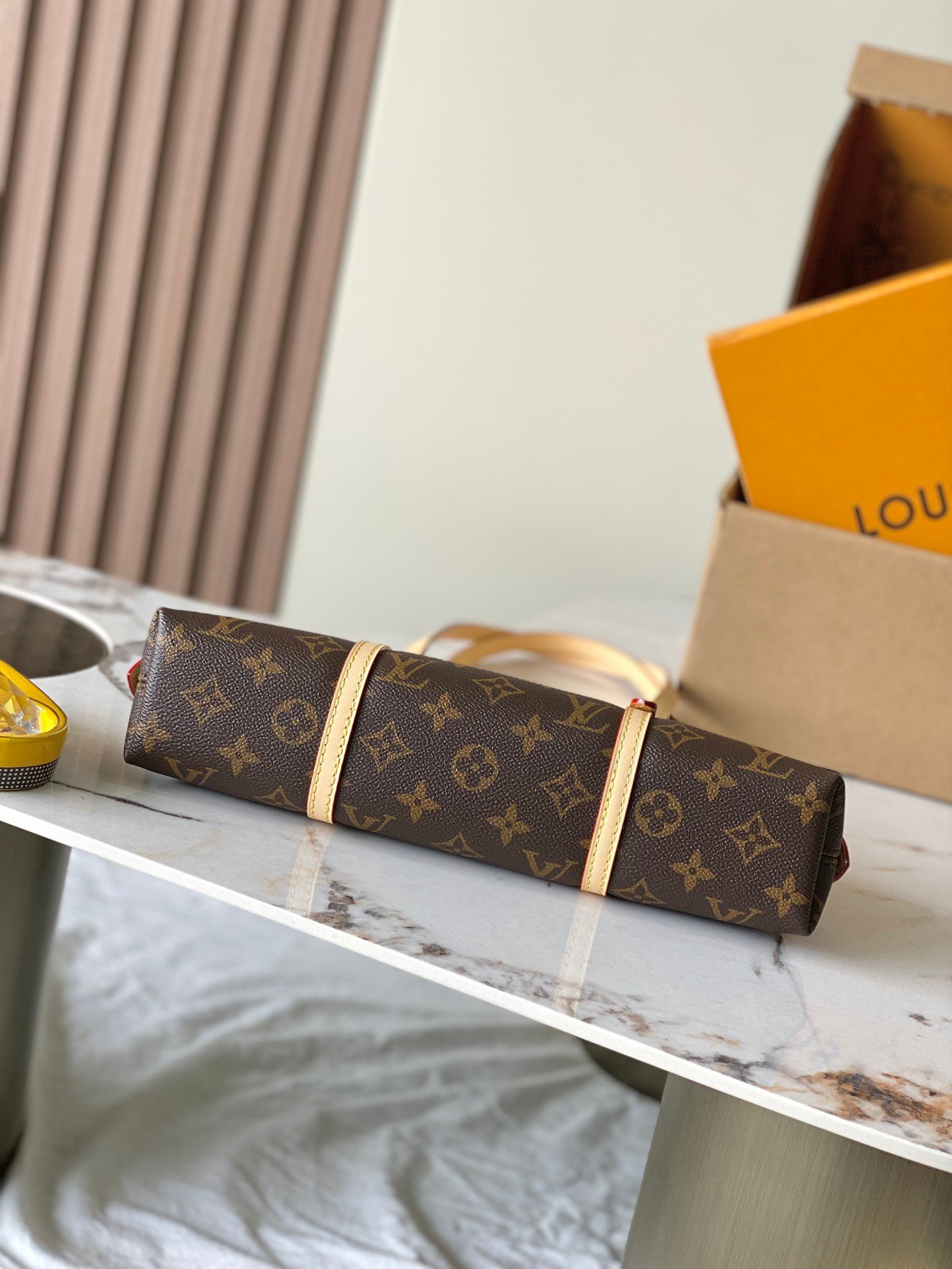 LV Squire EAST WEST Monogram - Image 5