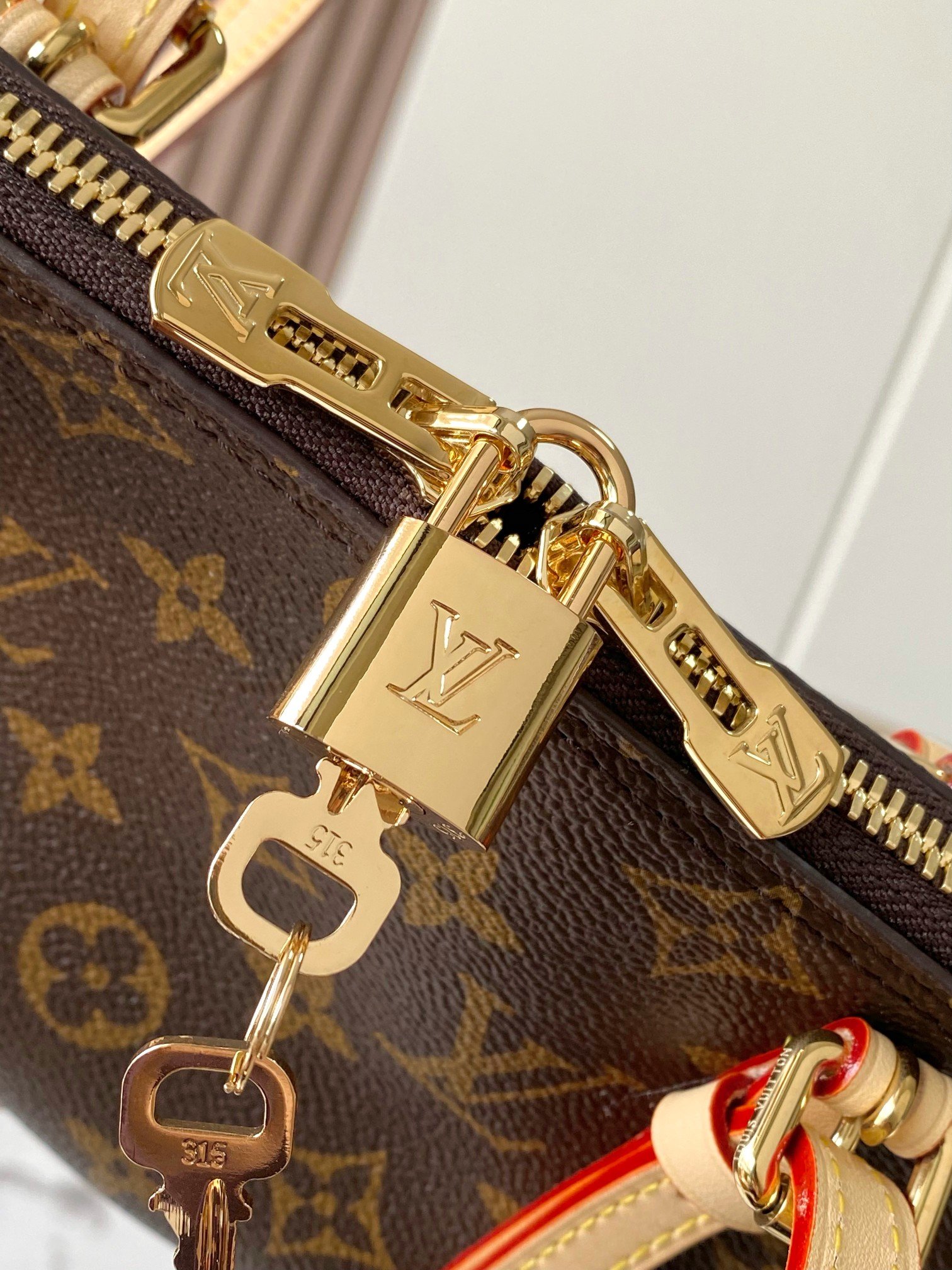 LV Squire EAST WEST Monogram - Image 6