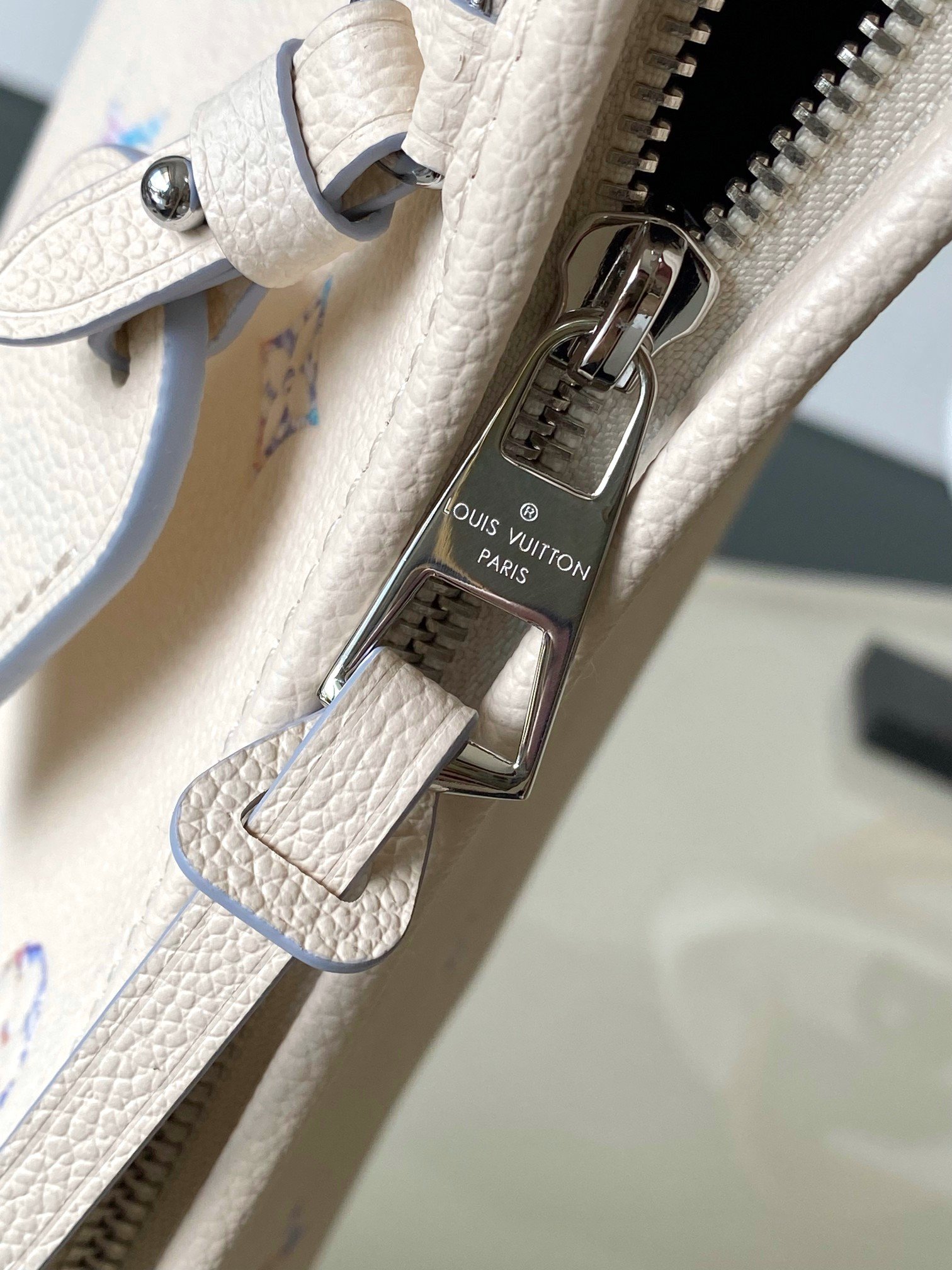 LV CARRYALL EAST WEST Monogram Empreinte white and purple - Image 4