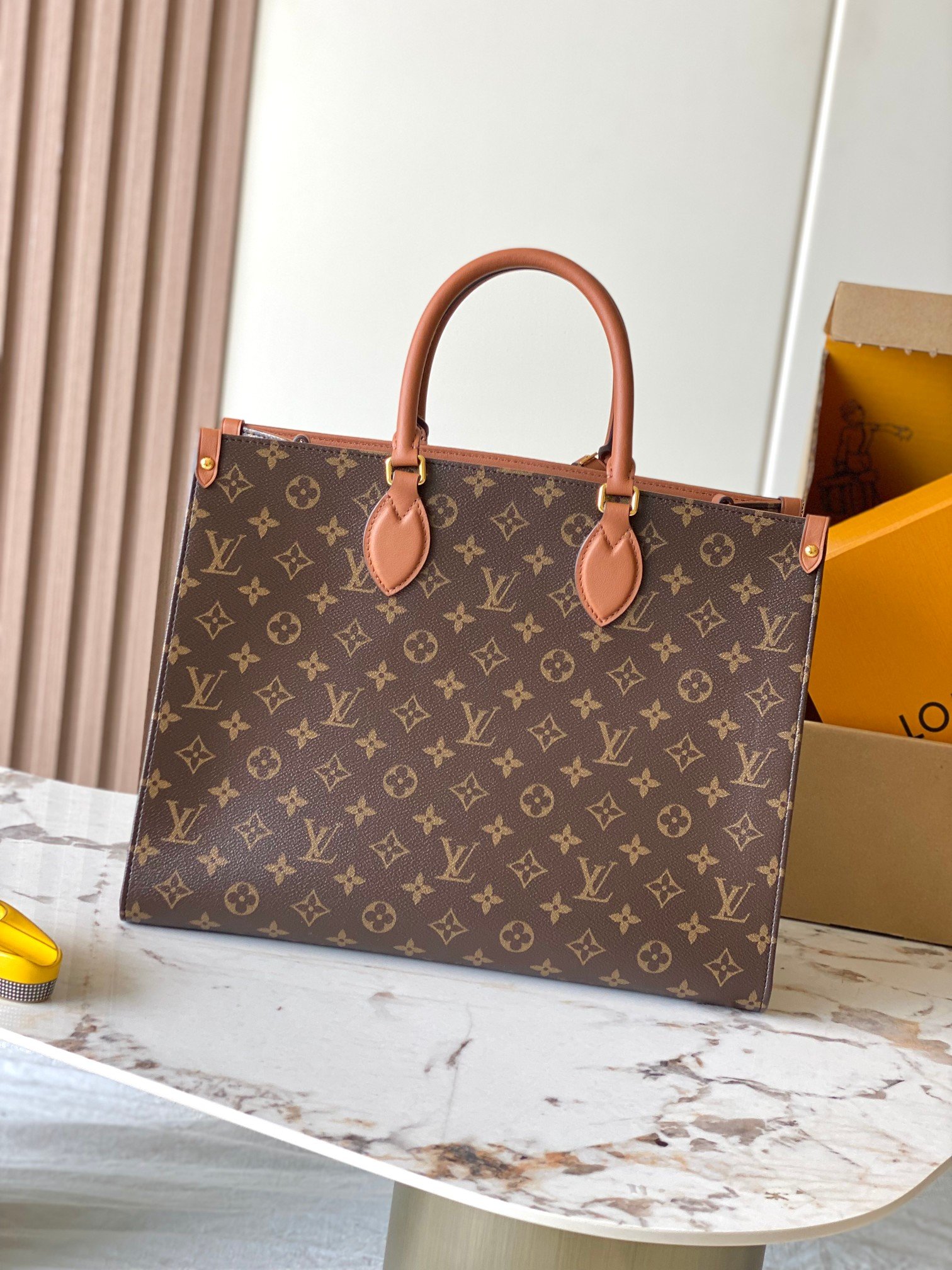 LV Onthego Organizer Monogram - Image 2
