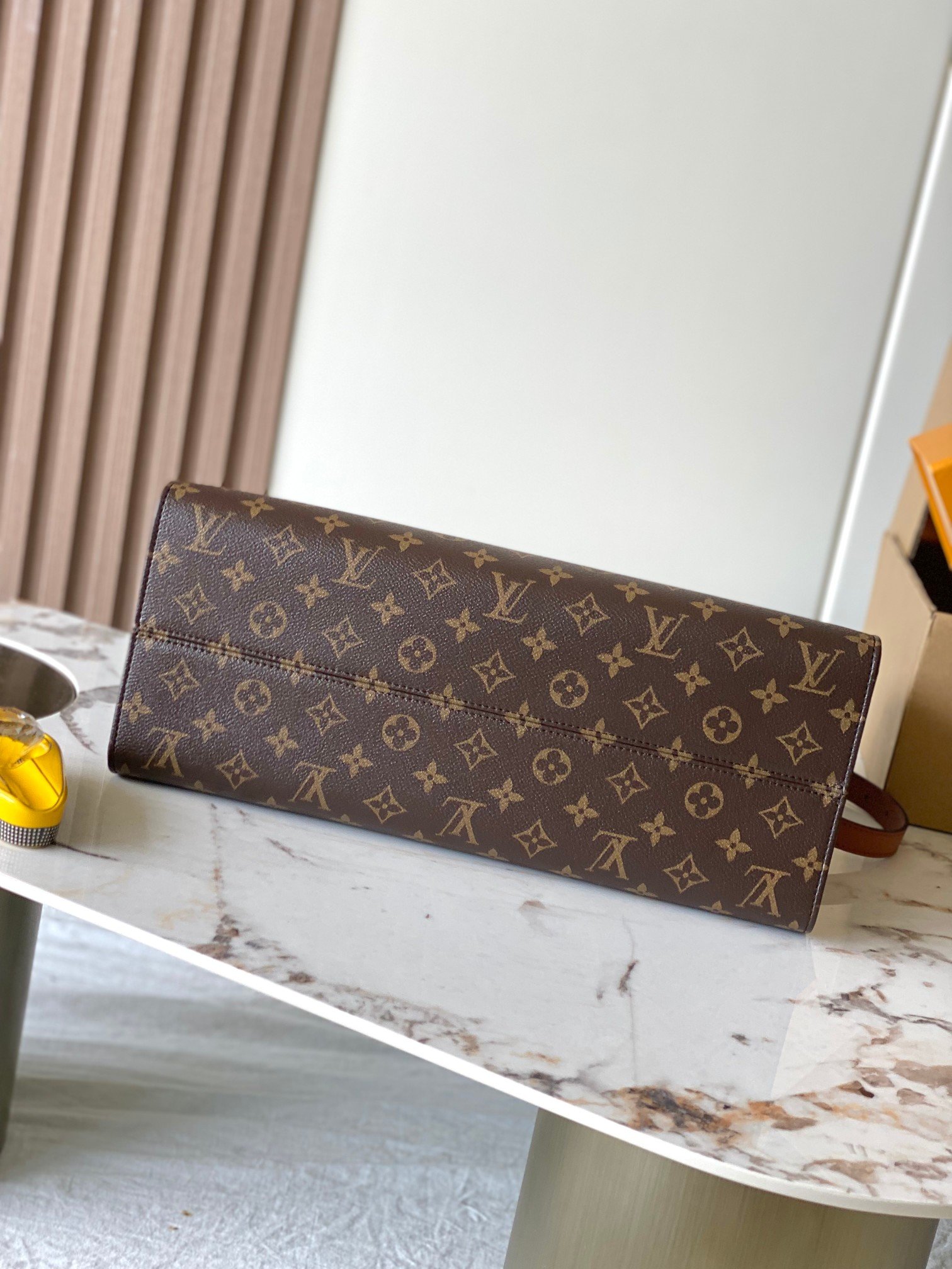 LV Onthego Organizer Monogram - Image 3