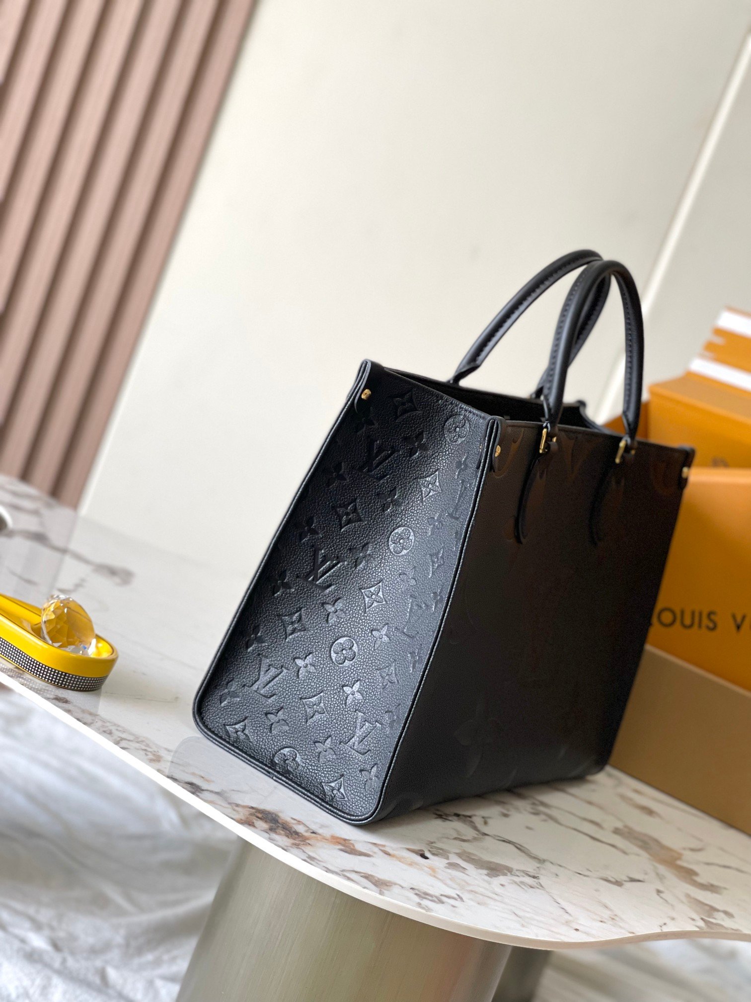 LV OnTheGo MM Monogram Empreinte Cowhide - Image 9