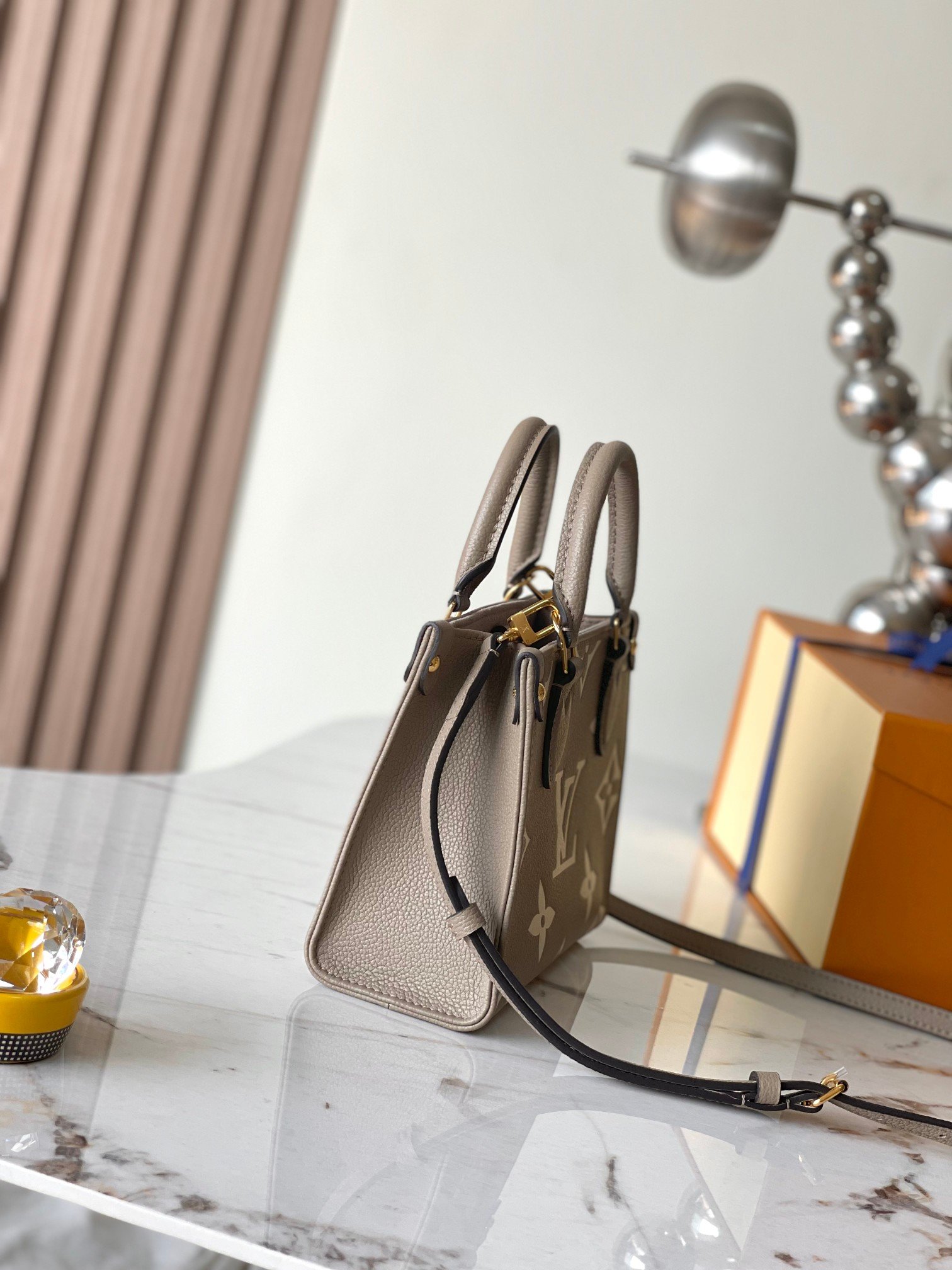 LV Onthego BB Monogram Empreinte - Image 9