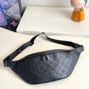 LV Discovery Bumbag Monogram Shadow