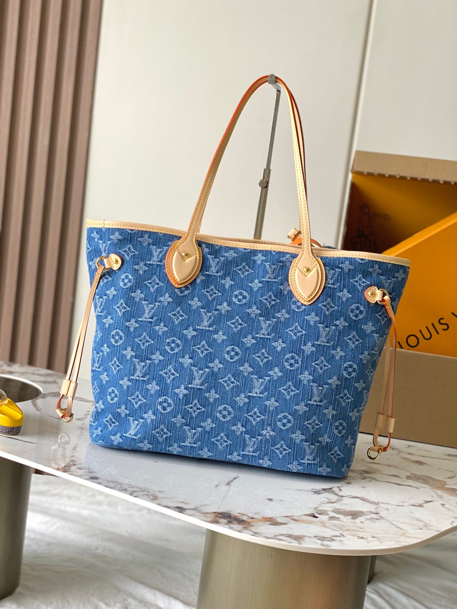 LV Neverfull MM Denim Blue - Image 9