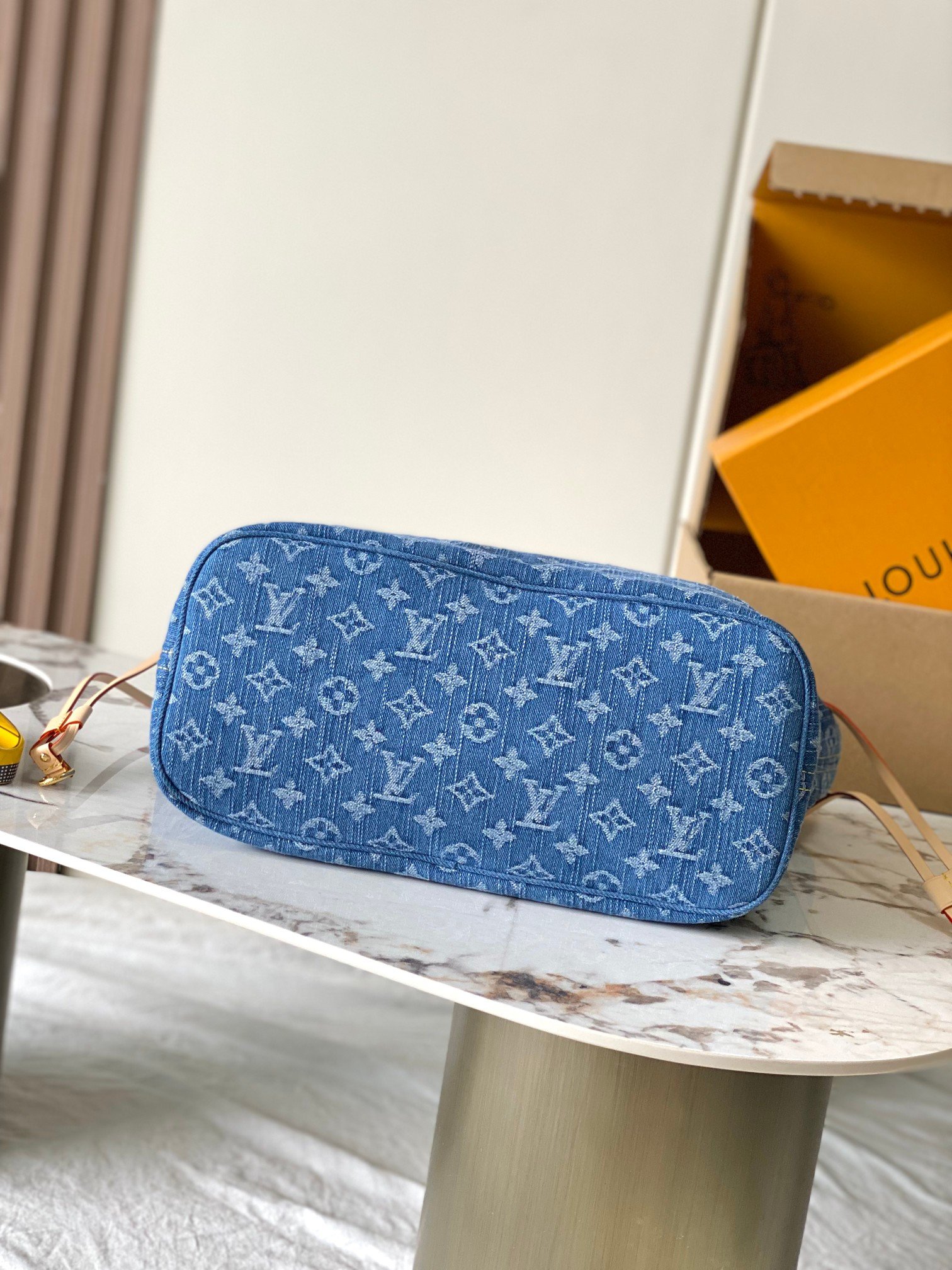 LV Neverfull MM Denim Blue - Image 8