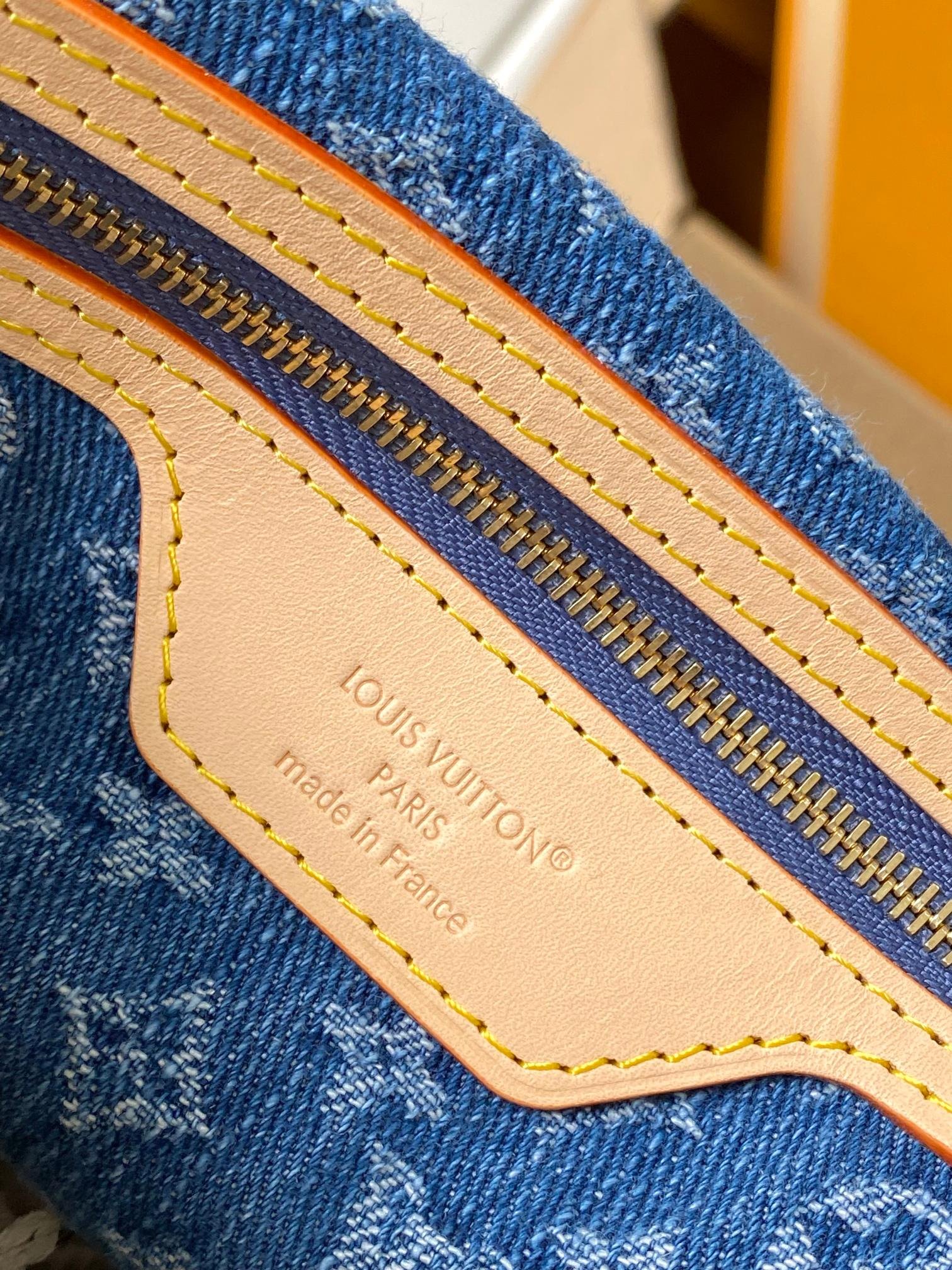 LV Neverfull MM Denim Blue - Image 3